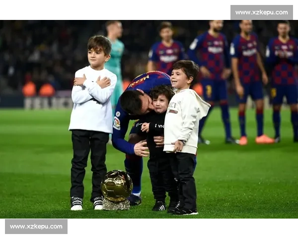 90 岁奶奶连追梅西多场！举牌：年龄只是数字